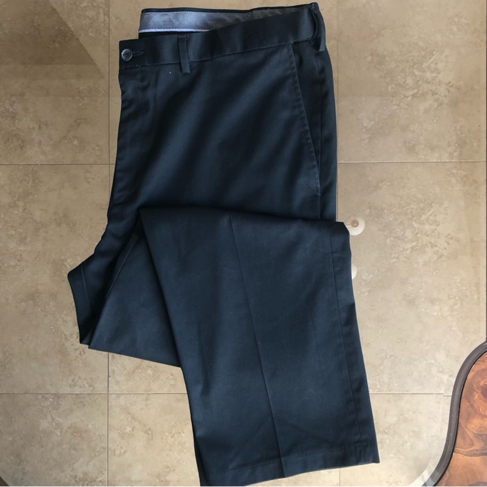 Haggar Black Dress Pants with Straight Leg Design